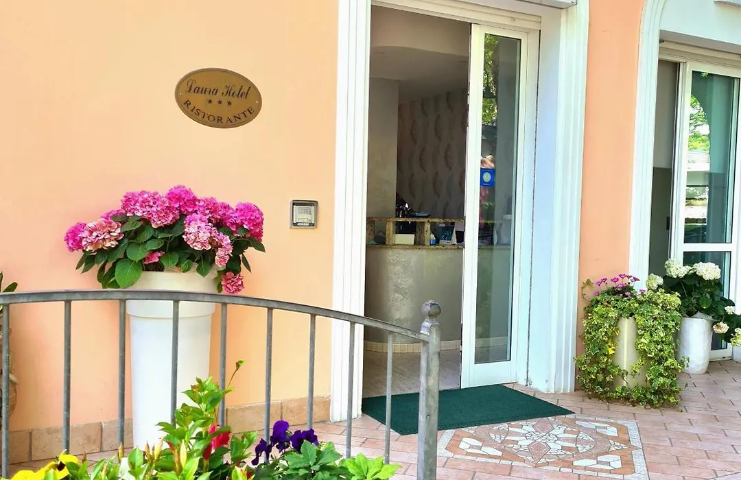 Hotel Laura-1